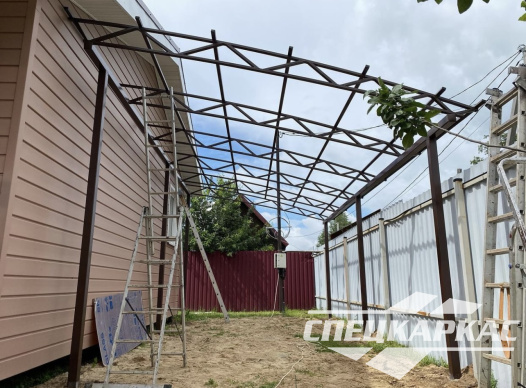 Навес к дому из поликарбоната для автомобиля №17 - фото 1128